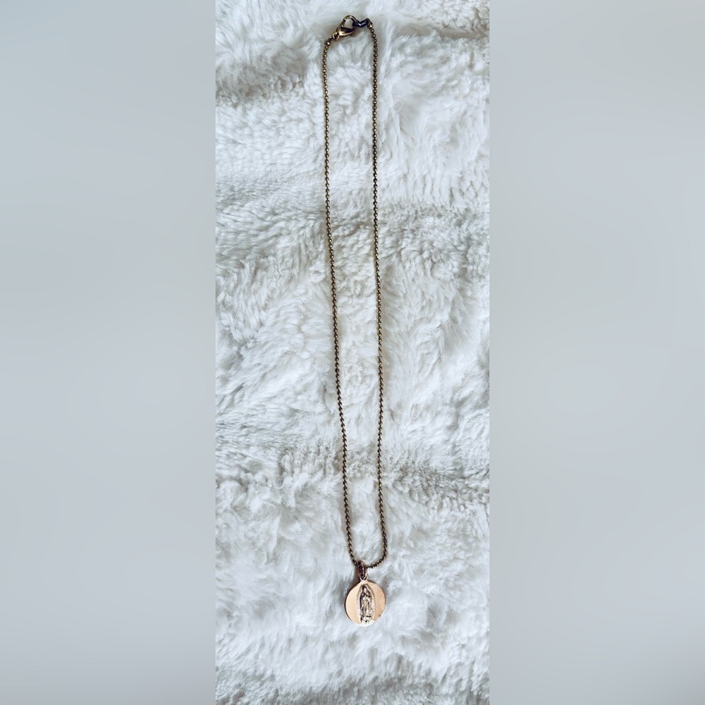 Elegant religious Gold Pendant Necklace